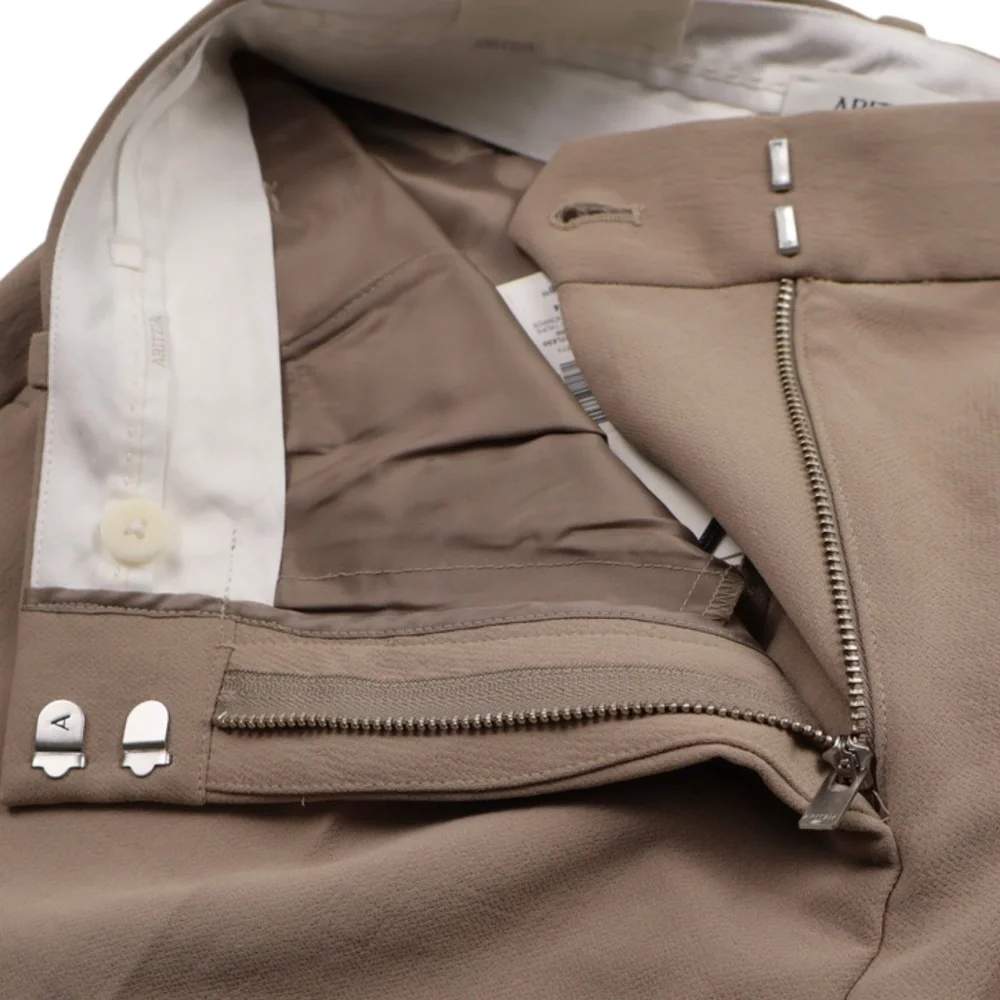 Aritzia Tailored High Rise Khaki Shorts Size 4 - Picture 11 of 13